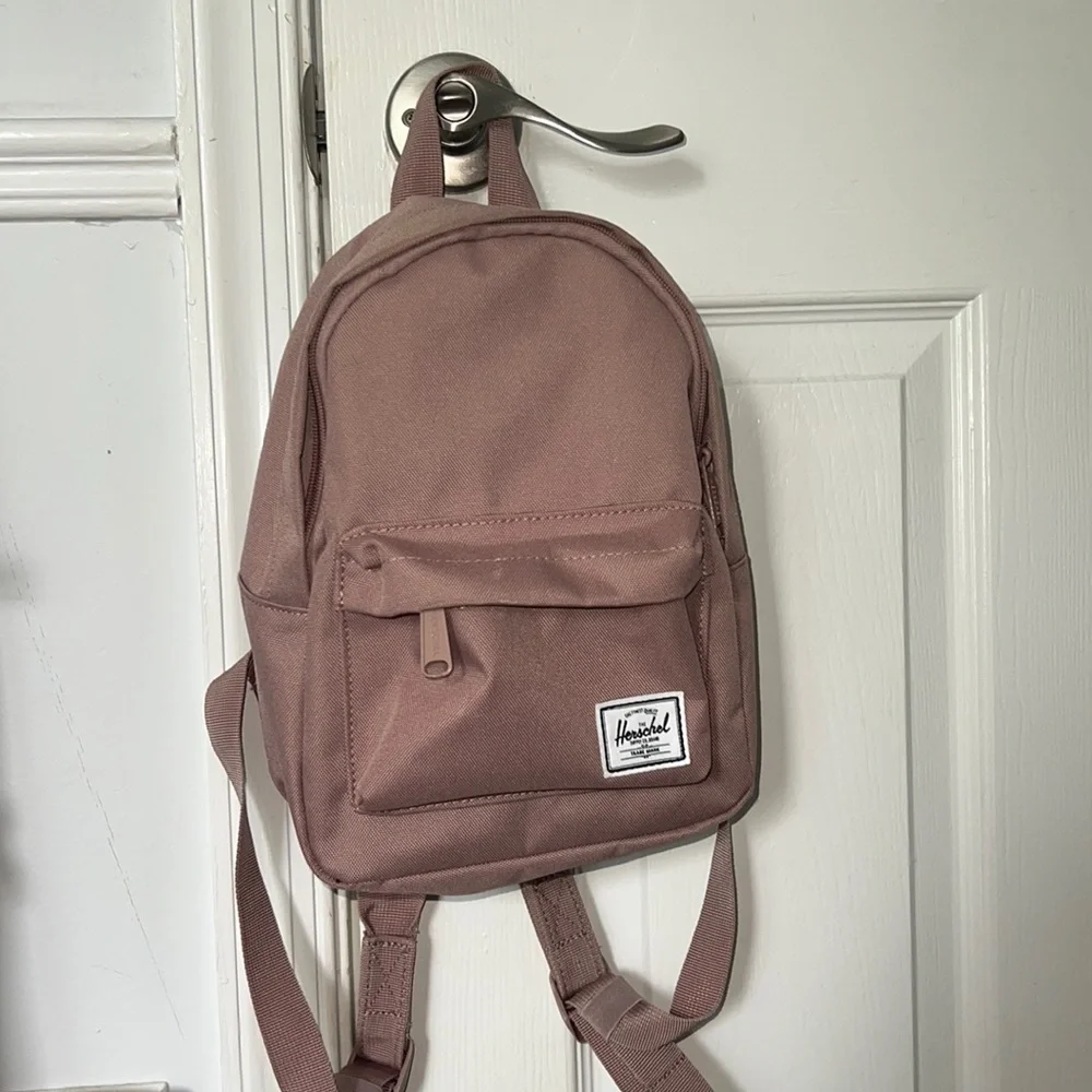 Herschel Classic Backpack - Mini - Picture 2 of 4